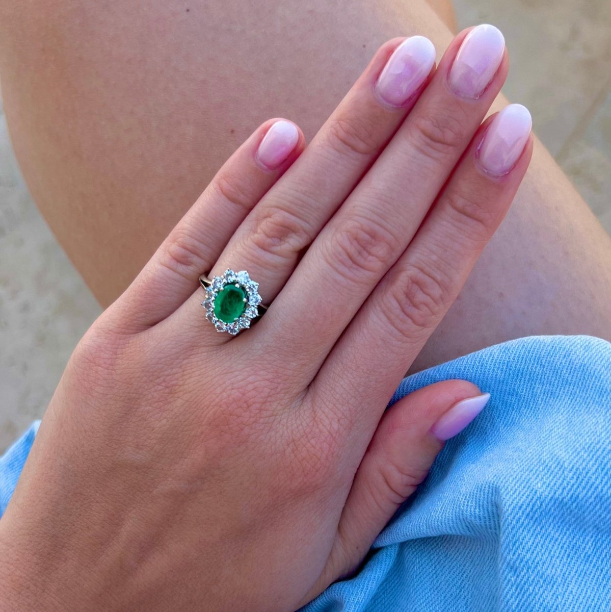 Bague Pompadour en or blanc émeraude et diamants - Castafiore
