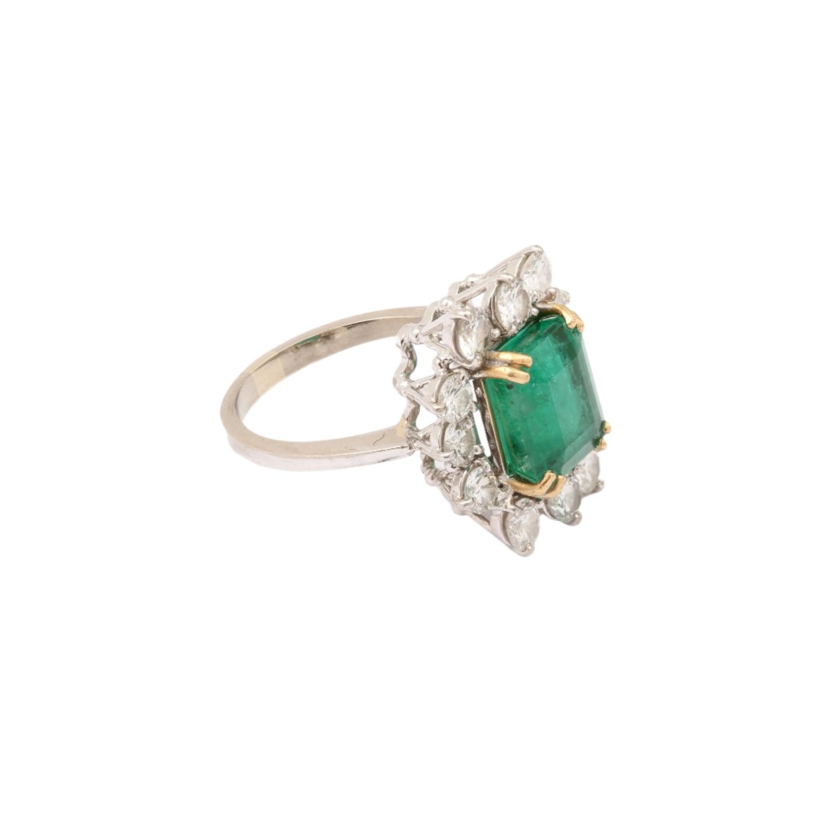 Bague Pompadour en or blanc, émeraude et diamants - Castafiore