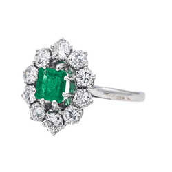 Bague Pompadour en or blanc, émeraude et diamants - Castafiore