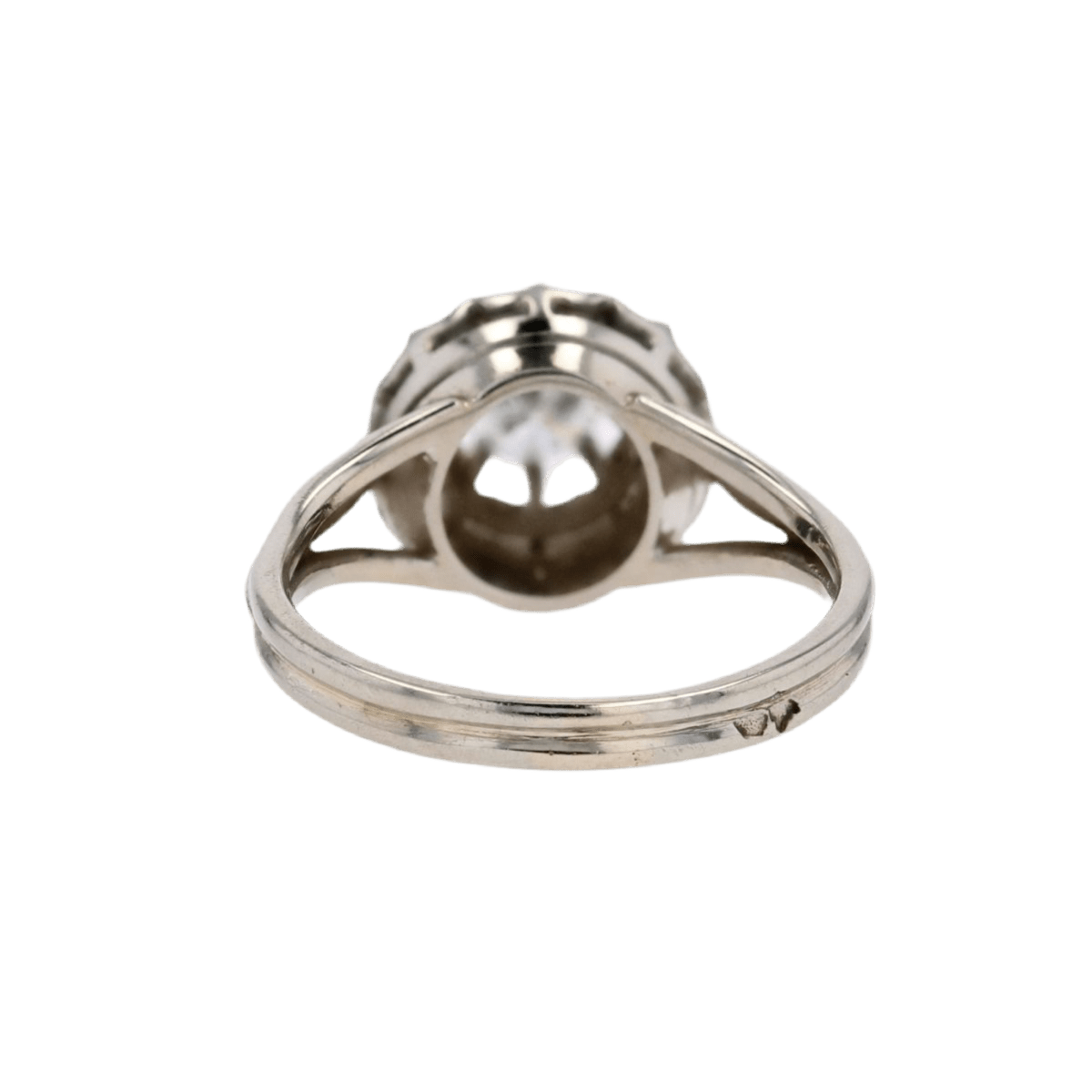 Bague Pompadour en or blanc, platine et diamant - Castafiore