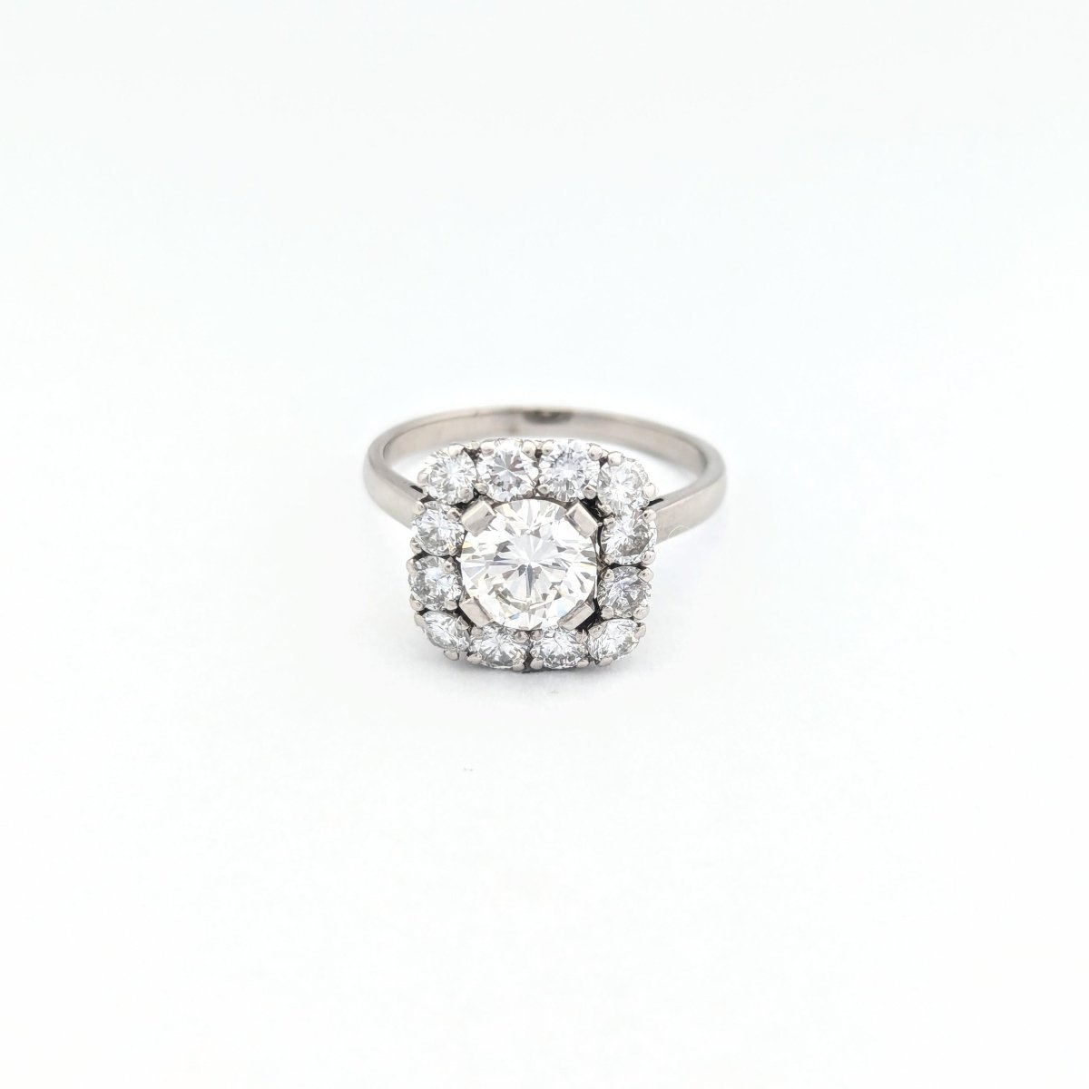 Bague Pompadour en or blanc Platine et diamants - Castafiore