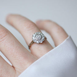 Bague Pompadour en or blanc, platine, et diamants - Castafiore