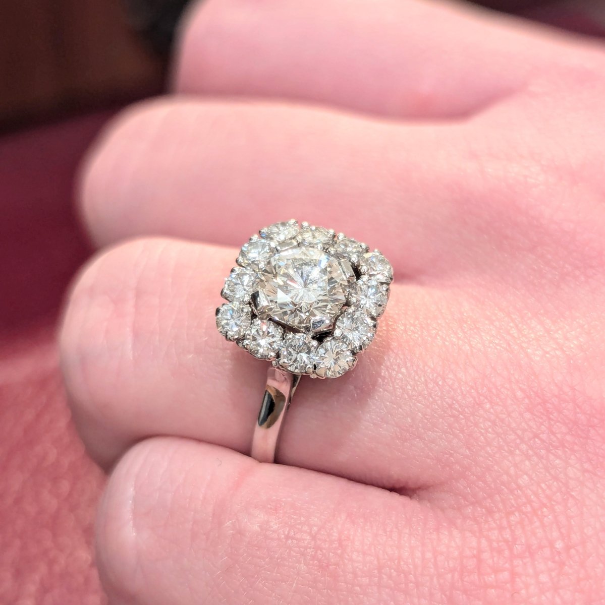 Bague Pompadour en or blanc, platine et diamants - Castafiore