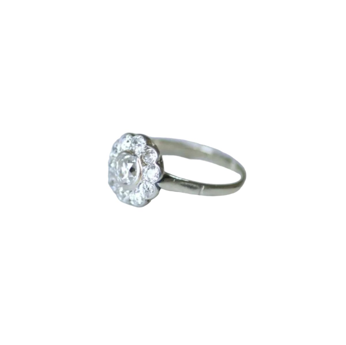 Bague Pompadour en or blanc, platine, et diamants - Castafiore