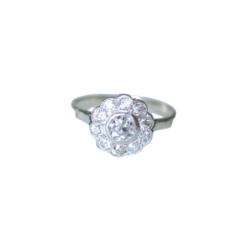 Bague Pompadour en or blanc, platine, et diamants - Castafiore