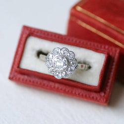Bague Pompadour en or blanc, platine, et diamants - Castafiore