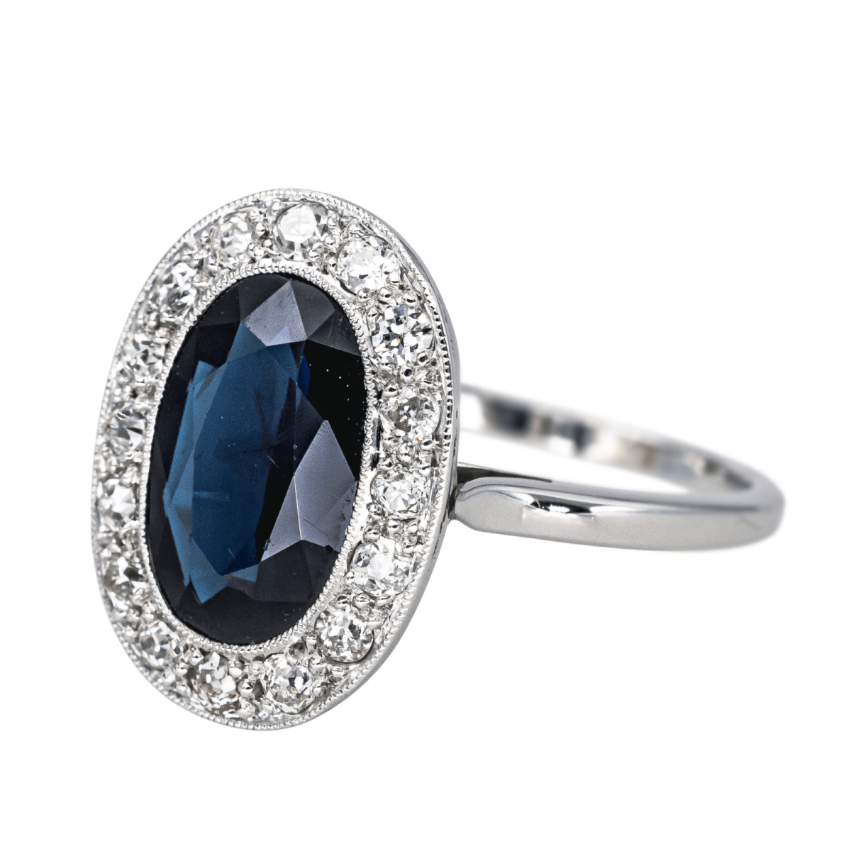 Bague Pompadour en or blanc, platine, saphir et diamants - Castafiore