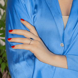 Bague Pompadour en or blanc, platine, saphir et diamants - Castafiore