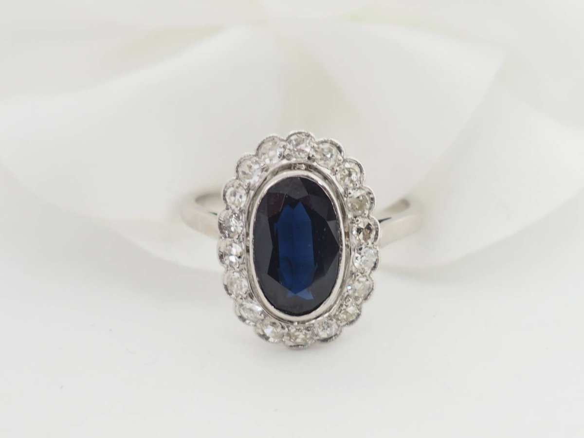 Bague Pompadour en or blanc, saphir et diamants - Castafiore