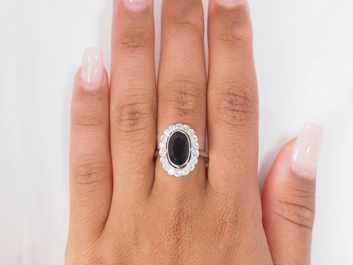 Bague Pompadour en or blanc, saphir et diamants - Castafiore