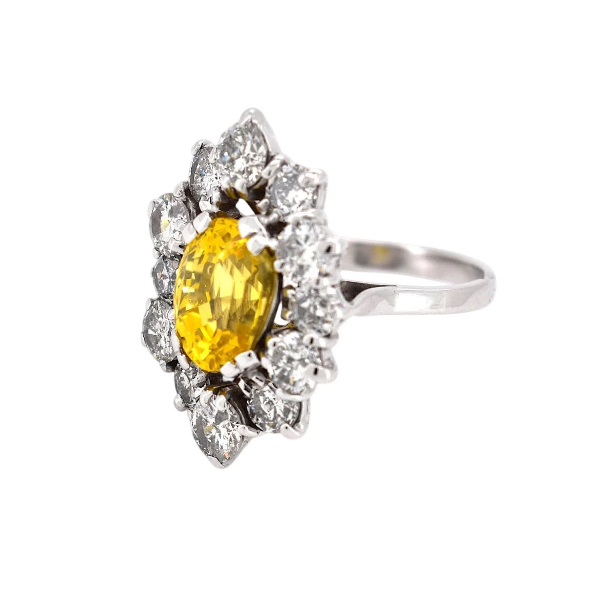 Bague Pompadour en or blanc, saphir et diamants - Castafiore