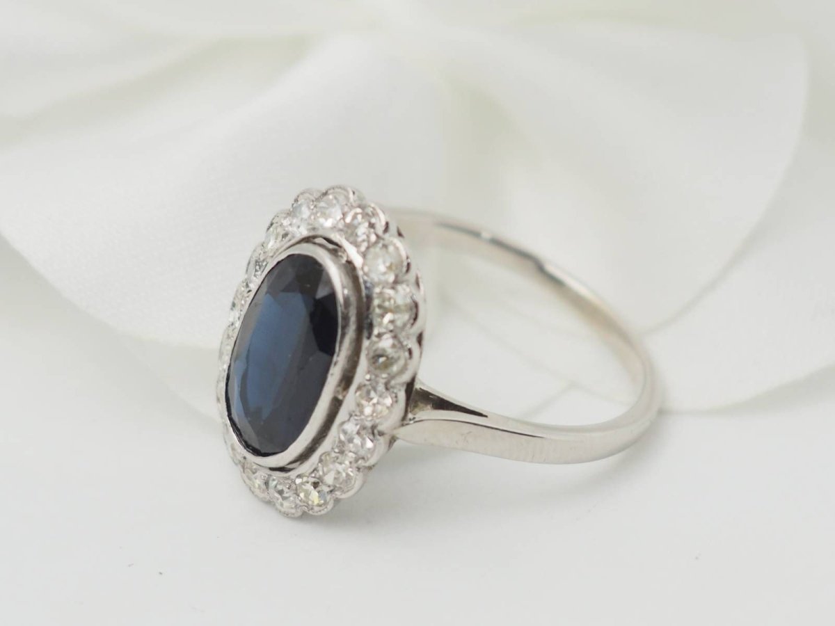 Bague Pompadour en or blanc, saphir et diamants - Castafiore