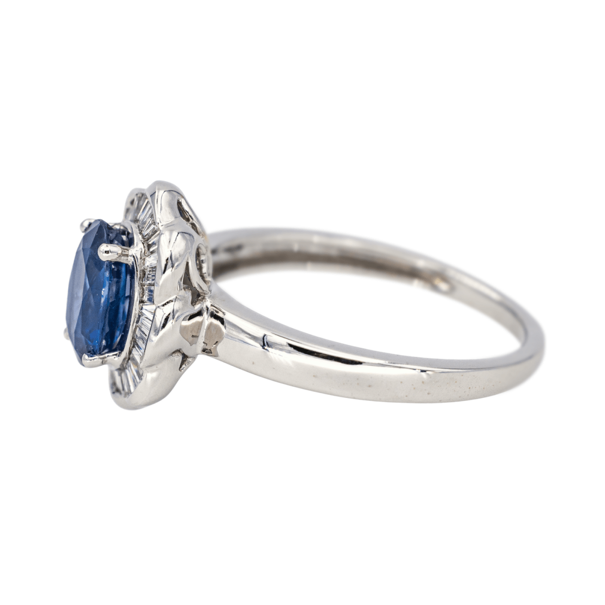 Bague Pompadour en or blanc, saphir et diamants - Castafiore