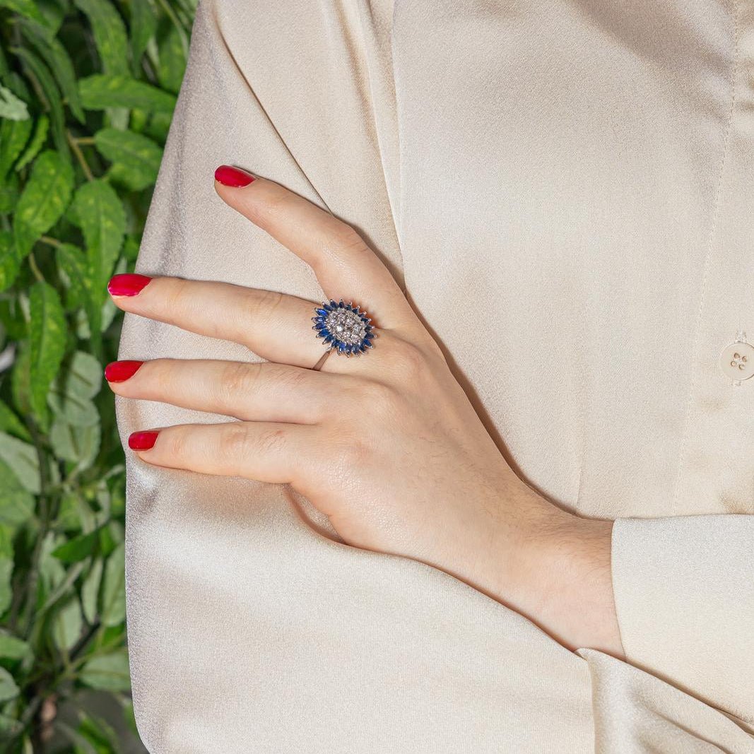 Bague Pompadour en or blanc, saphirs et diamants - Castafiore