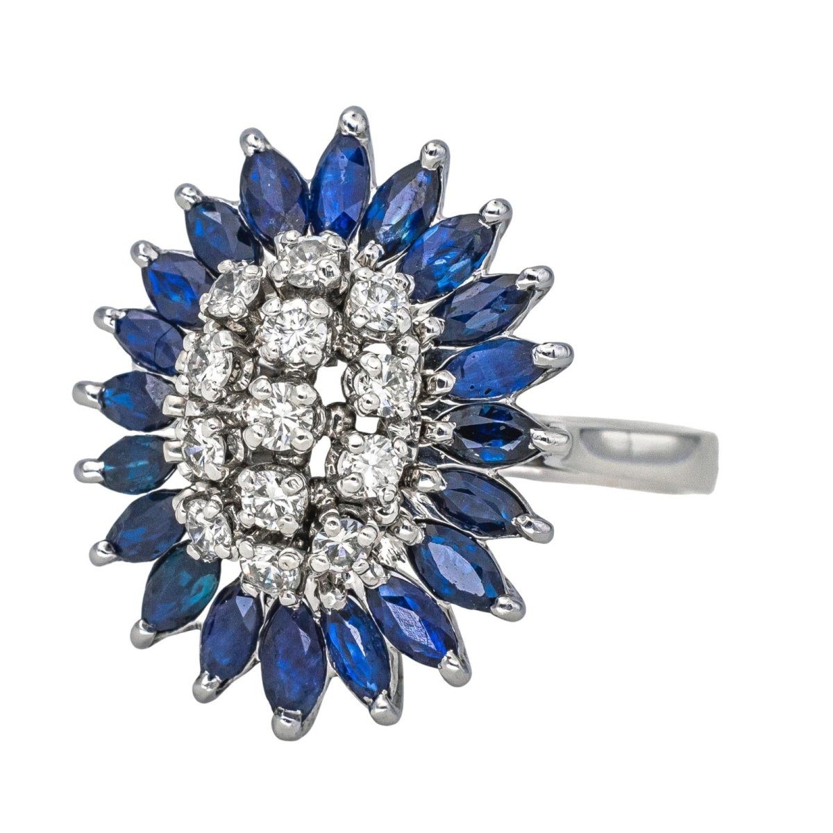 Bague Pompadour en or blanc, saphirs et diamants - Castafiore