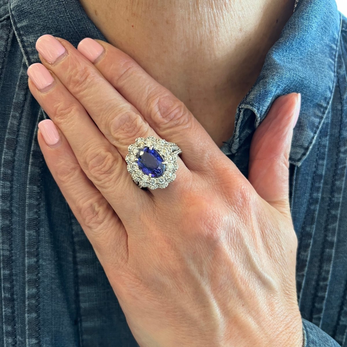 Bague Pompadour en or blanc, tanzanite, et diamants - Castafiore