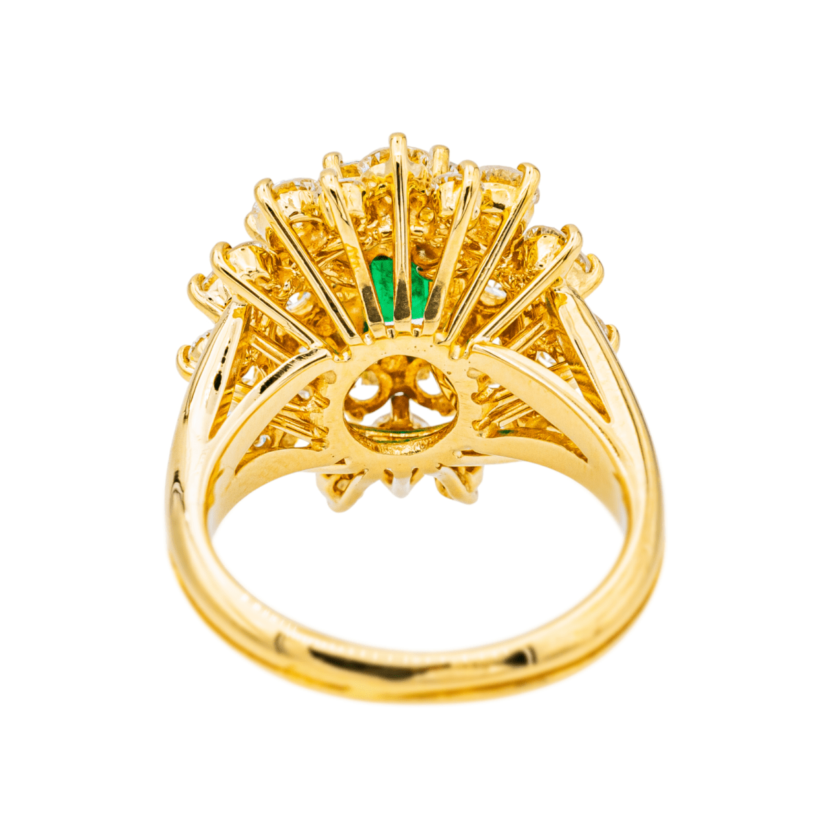 Bague Pompadour en or jaune, émeraude et diamants - Castafiore