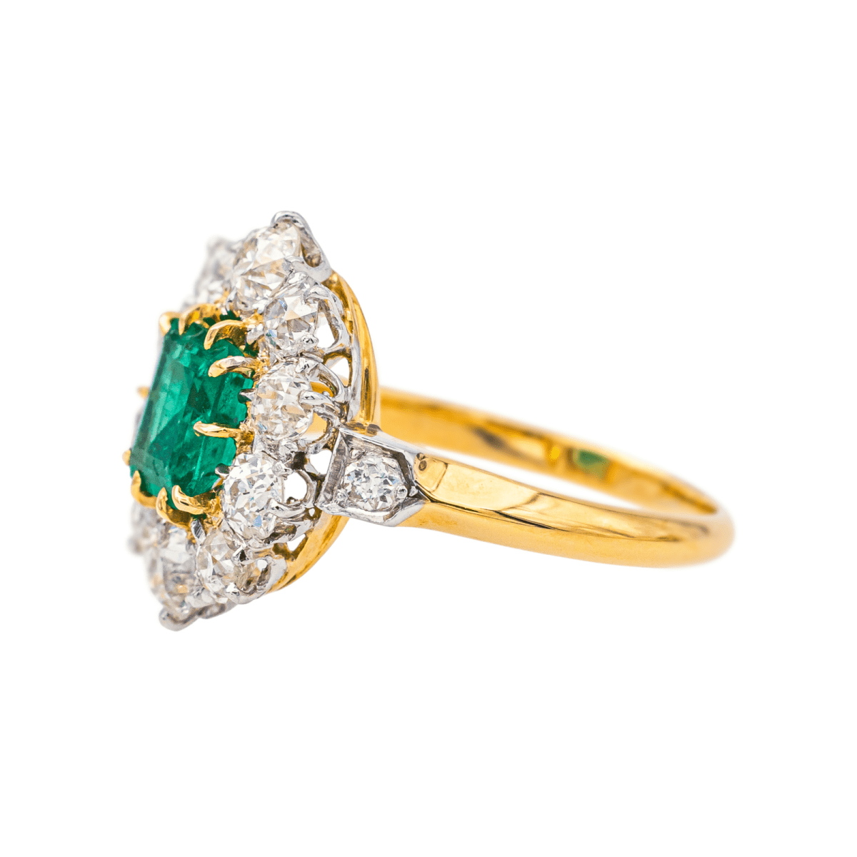 Bague Pompadour en or jaune, émeraude et diamants - Castafiore