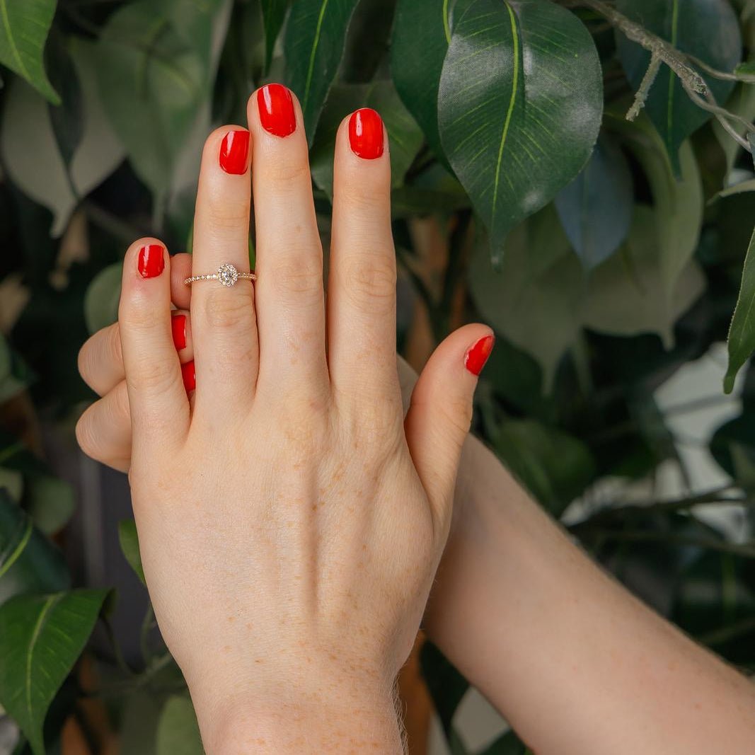Bague Pompadour en or jaune et diamants - Castafiore