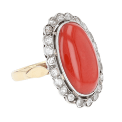Bague Pompadour en or jaune, platine, corail et diamants - Castafiore