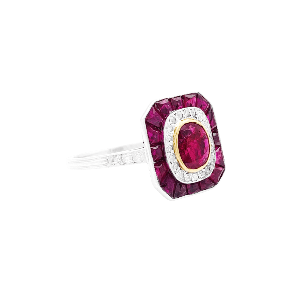 Bague Pompadour en or jaune, platine, rubis et diamants - Castafiore