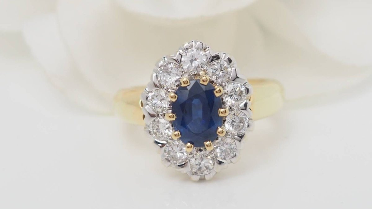 Bague Pompadour en or jaune, saphir et diamants - Castafiore