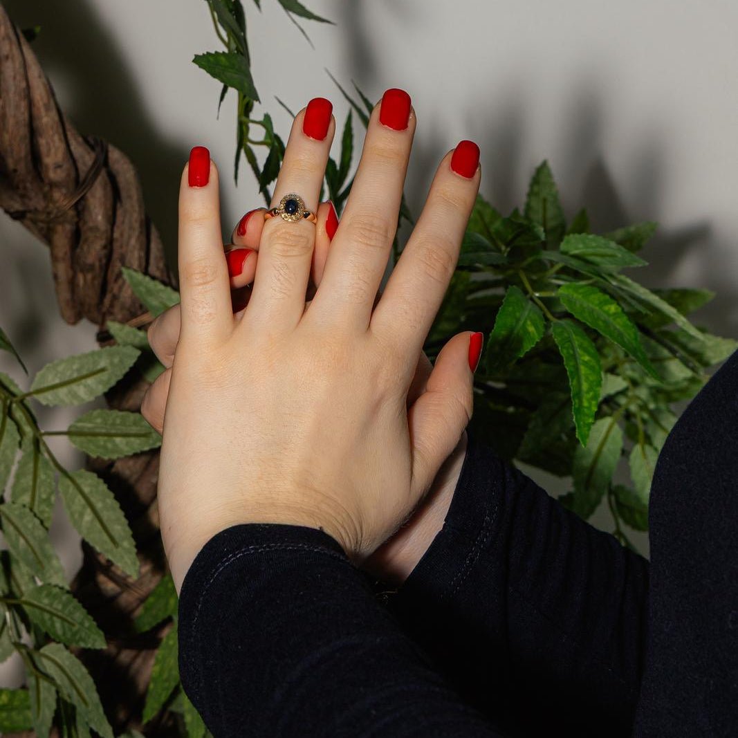 Bague Pompadour en or jaune, saphir et diamants - Castafiore