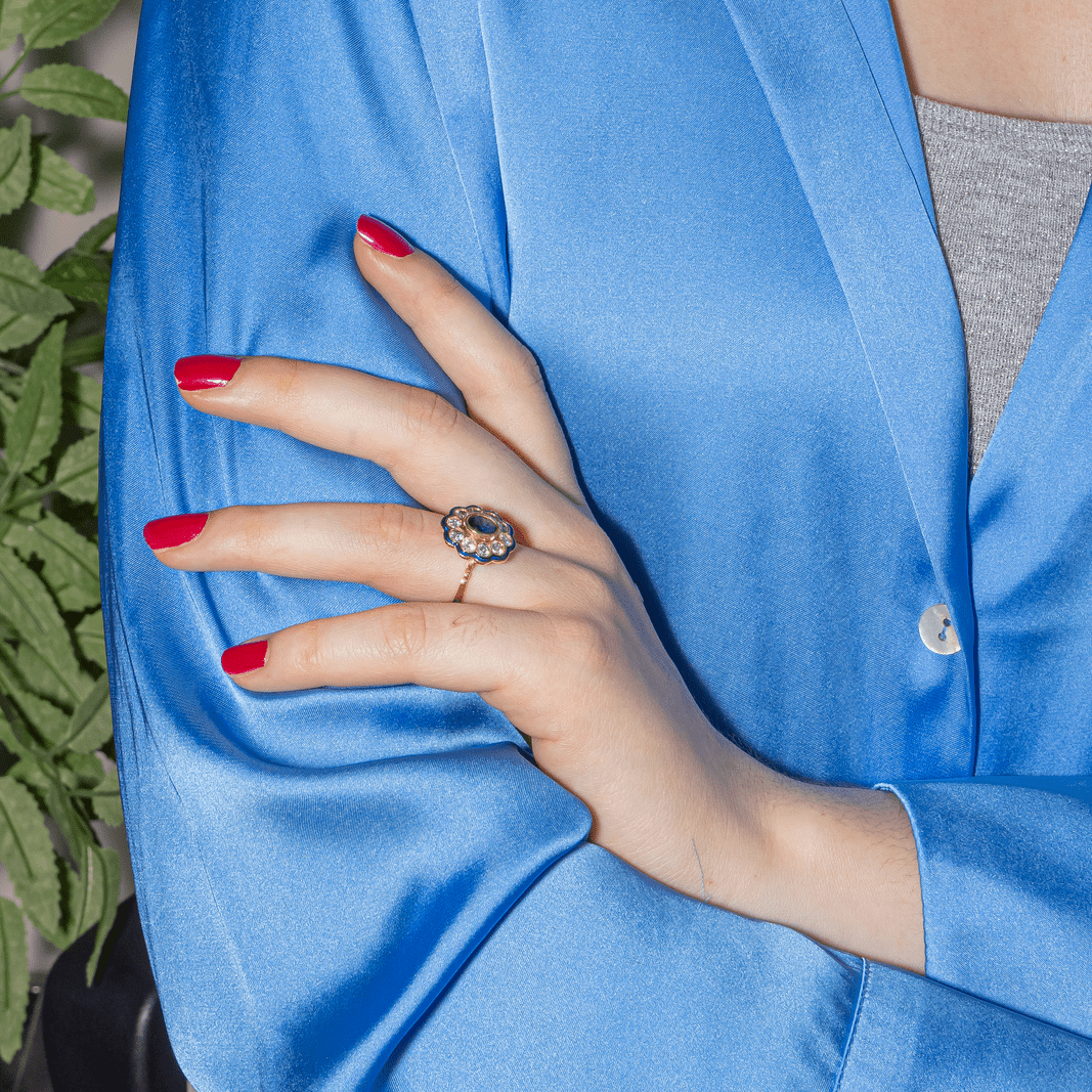 Bague Pompadour en or jaune, saphir et diamants - Castafiore