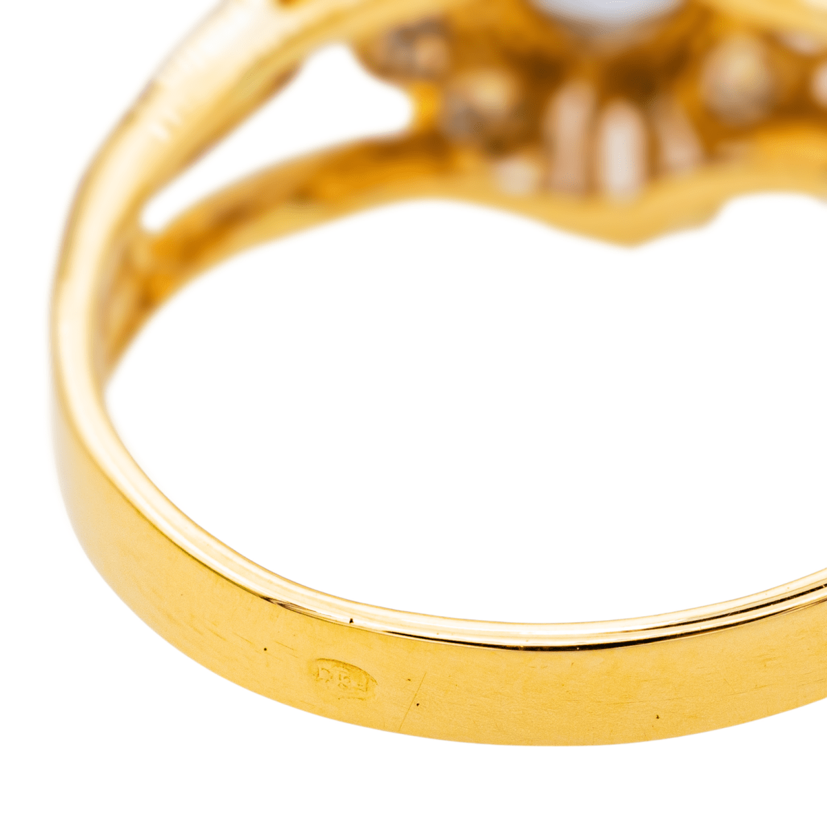 Bague Pompadour en or jaune, saphir et diamants - Castafiore