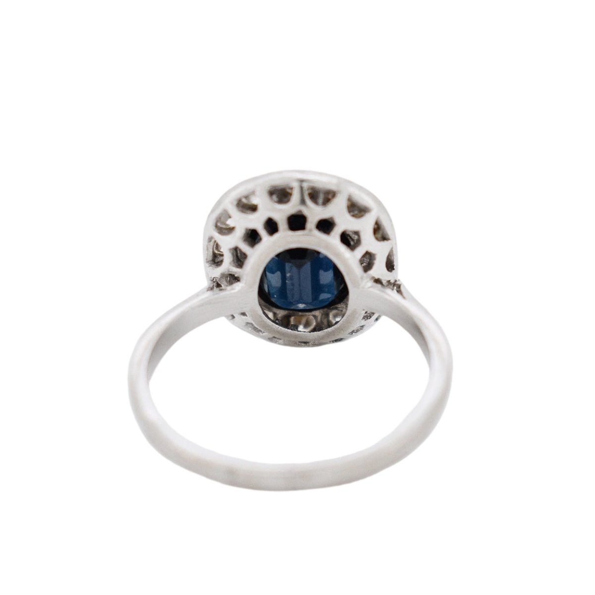 Bague Pompadour en platine, saphir et diamant - Castafiore