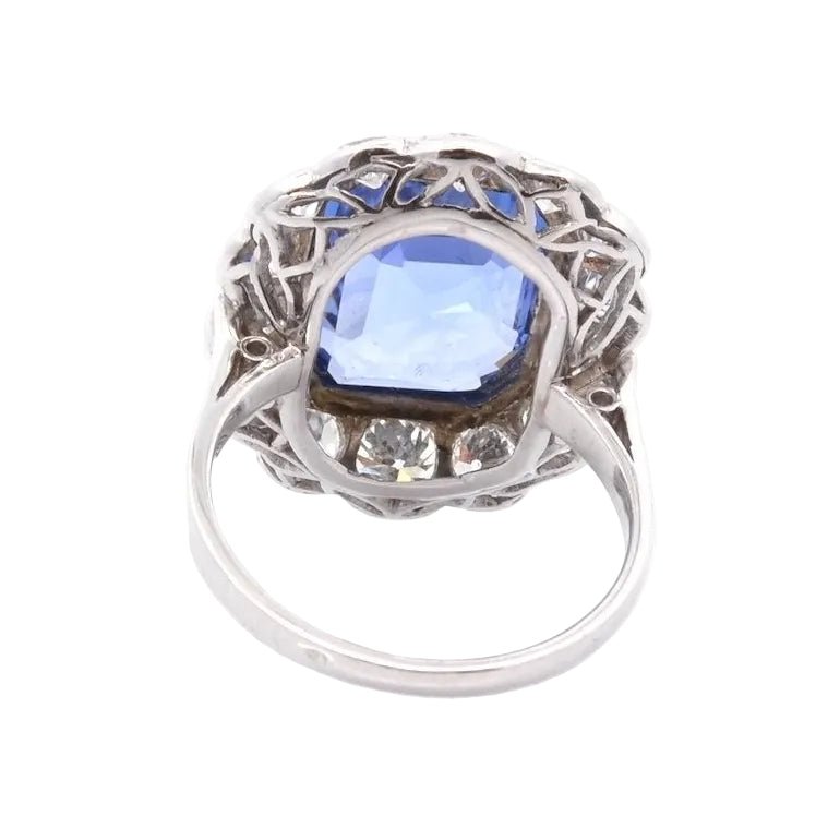 Ring vintage sapphire of 8.46 cts and diamonds
