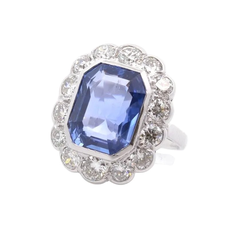Ring vintage sapphire of 8.46 cts and diamonds