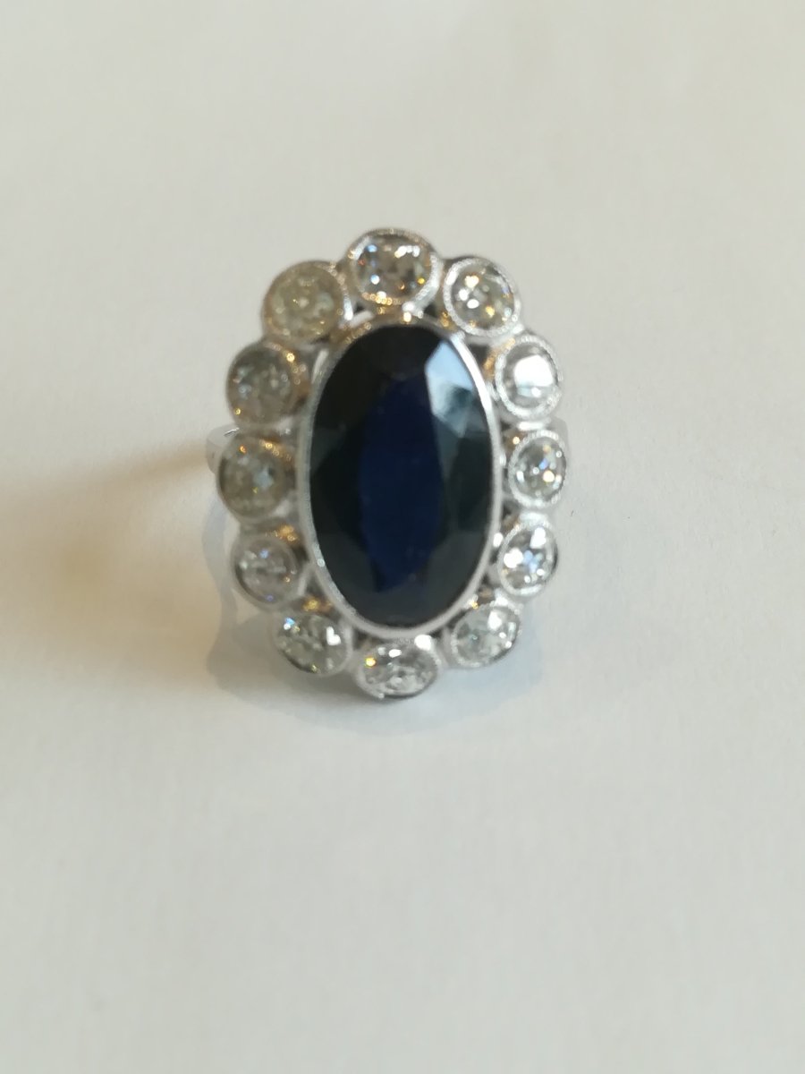 Bague Pompadour en platine, saphir et diamants - Castafiore