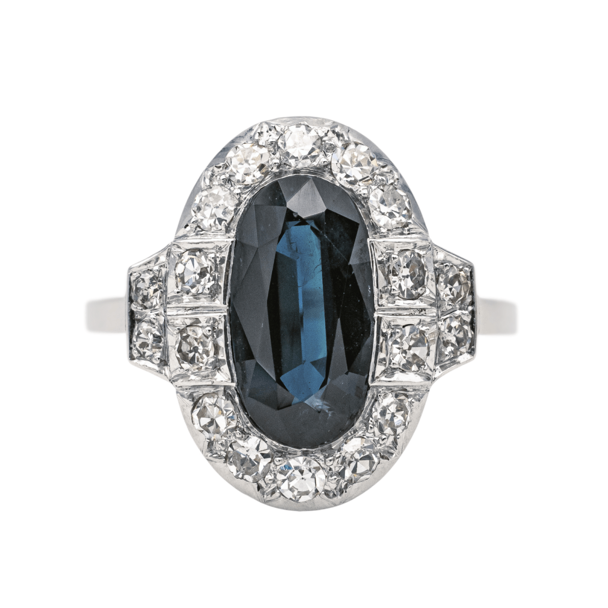 Bague Pompadour en platine, saphir et diamants - Castafiore