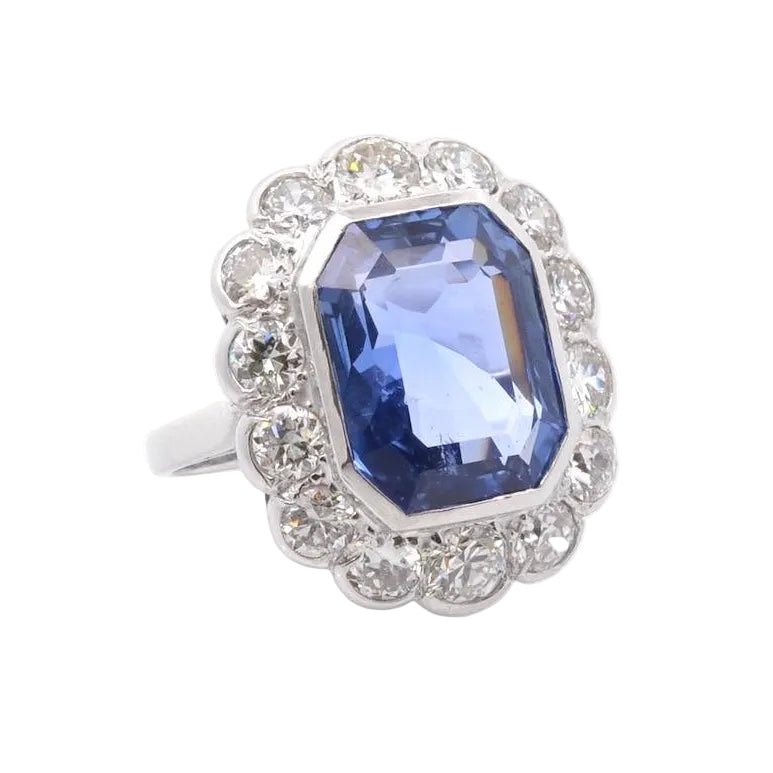 Ring vintage sapphire of 8.46 cts and diamonds