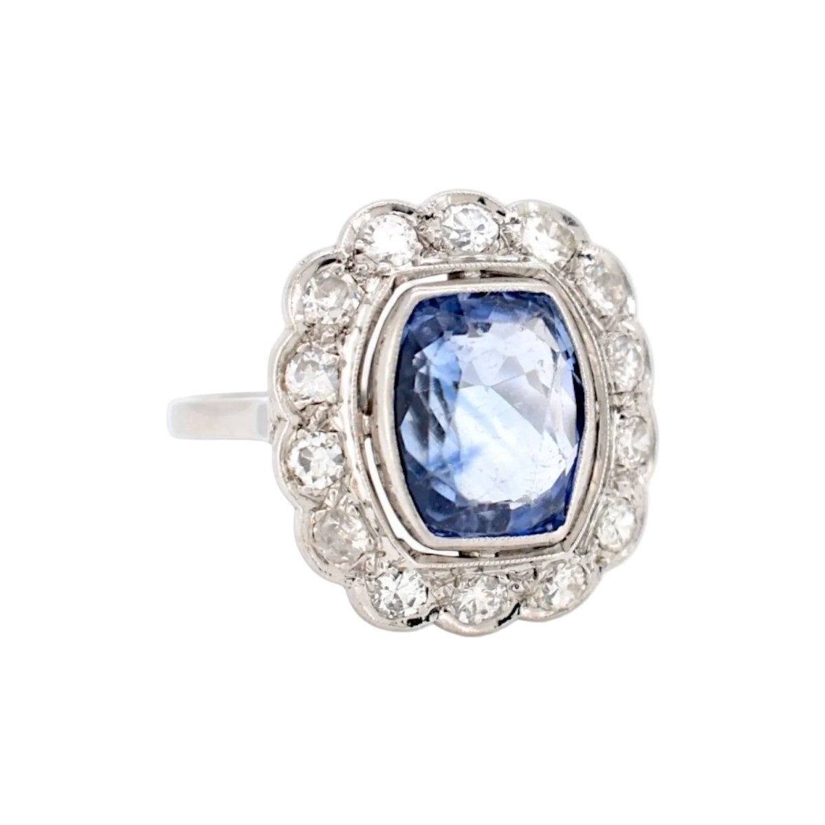 Bague Pompadour en platine, saphir et diamants - Castafiore