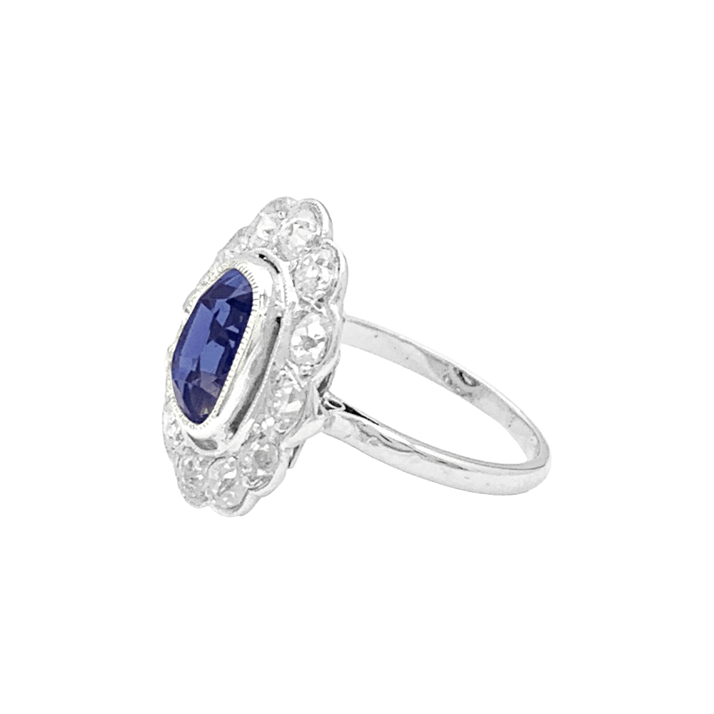 Bague Pompadour en platine, saphir et diamants - Castafiore