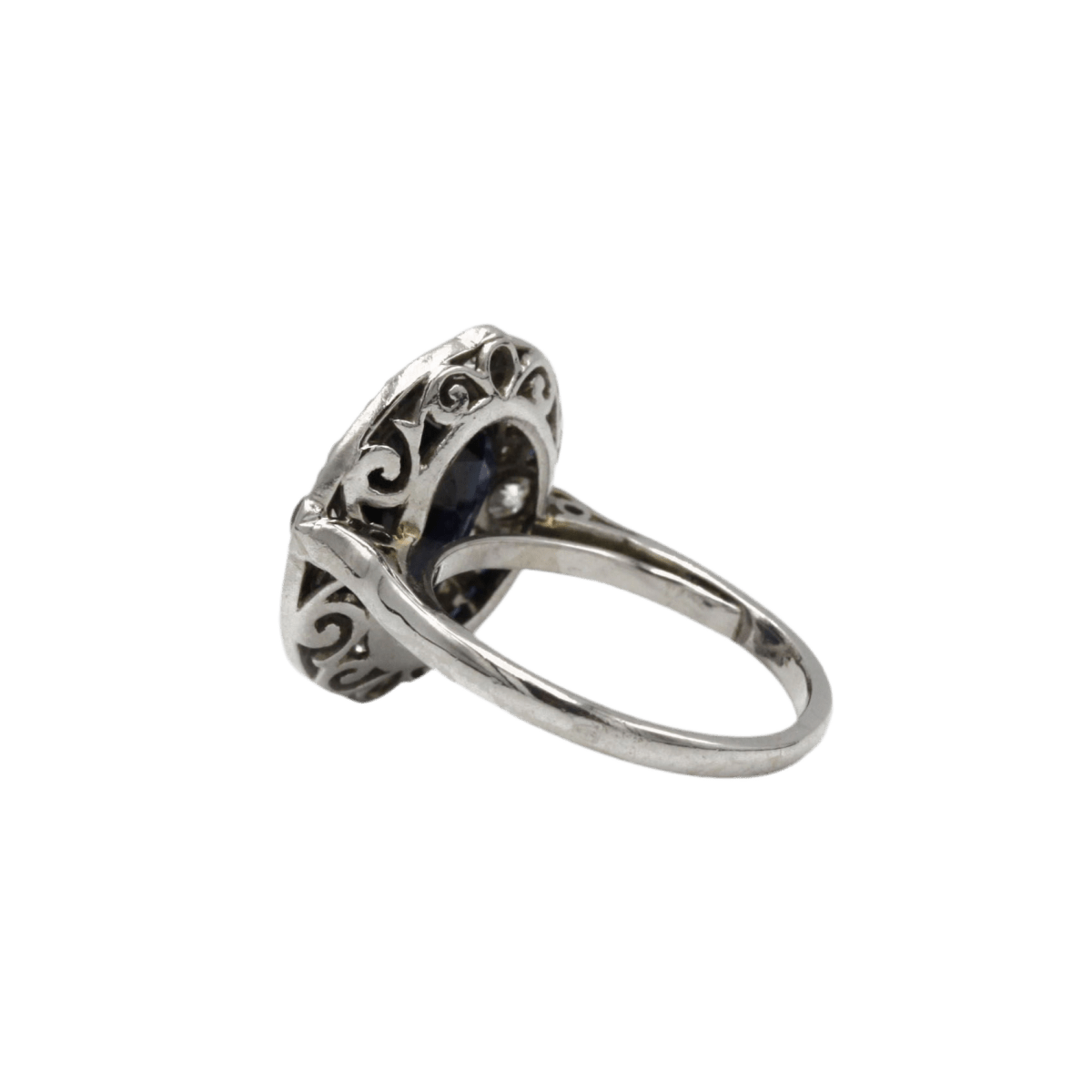 Bague Pompadour en platine, saphirs et diamants - Castafiore