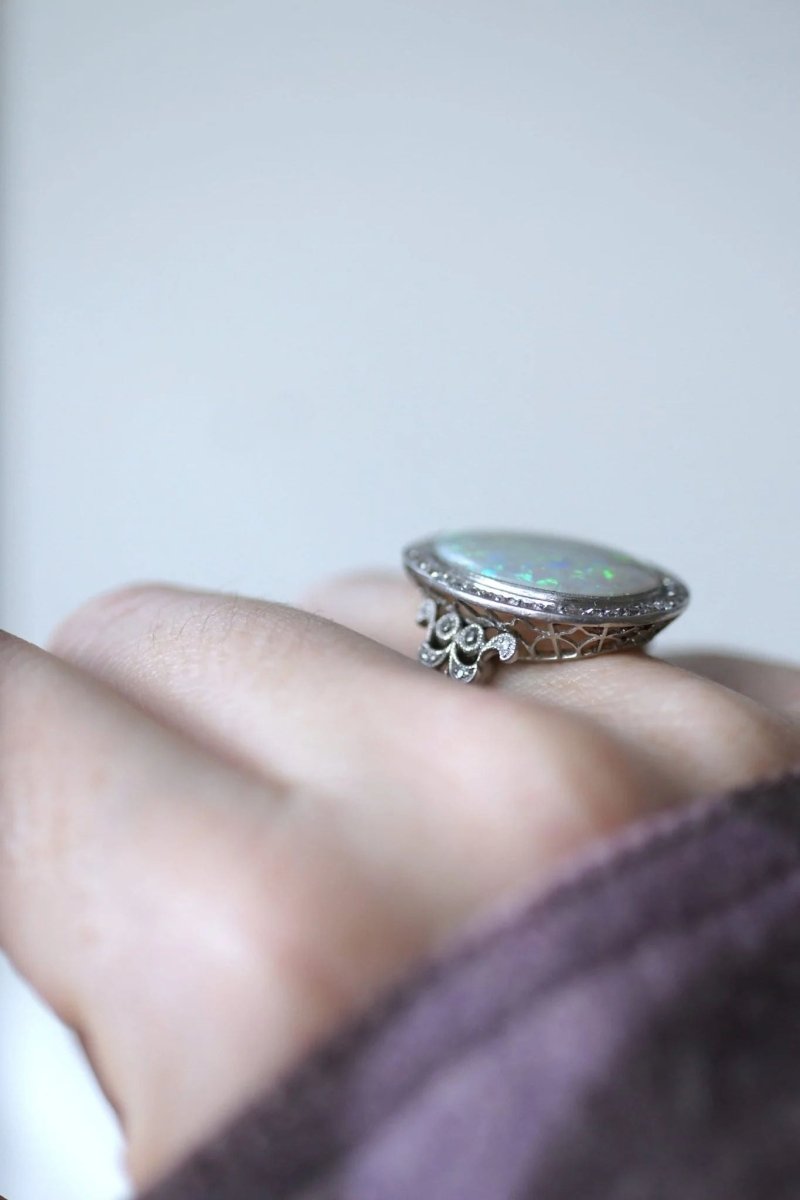 Bague Pompadour Opale et Diamants - Castafiore