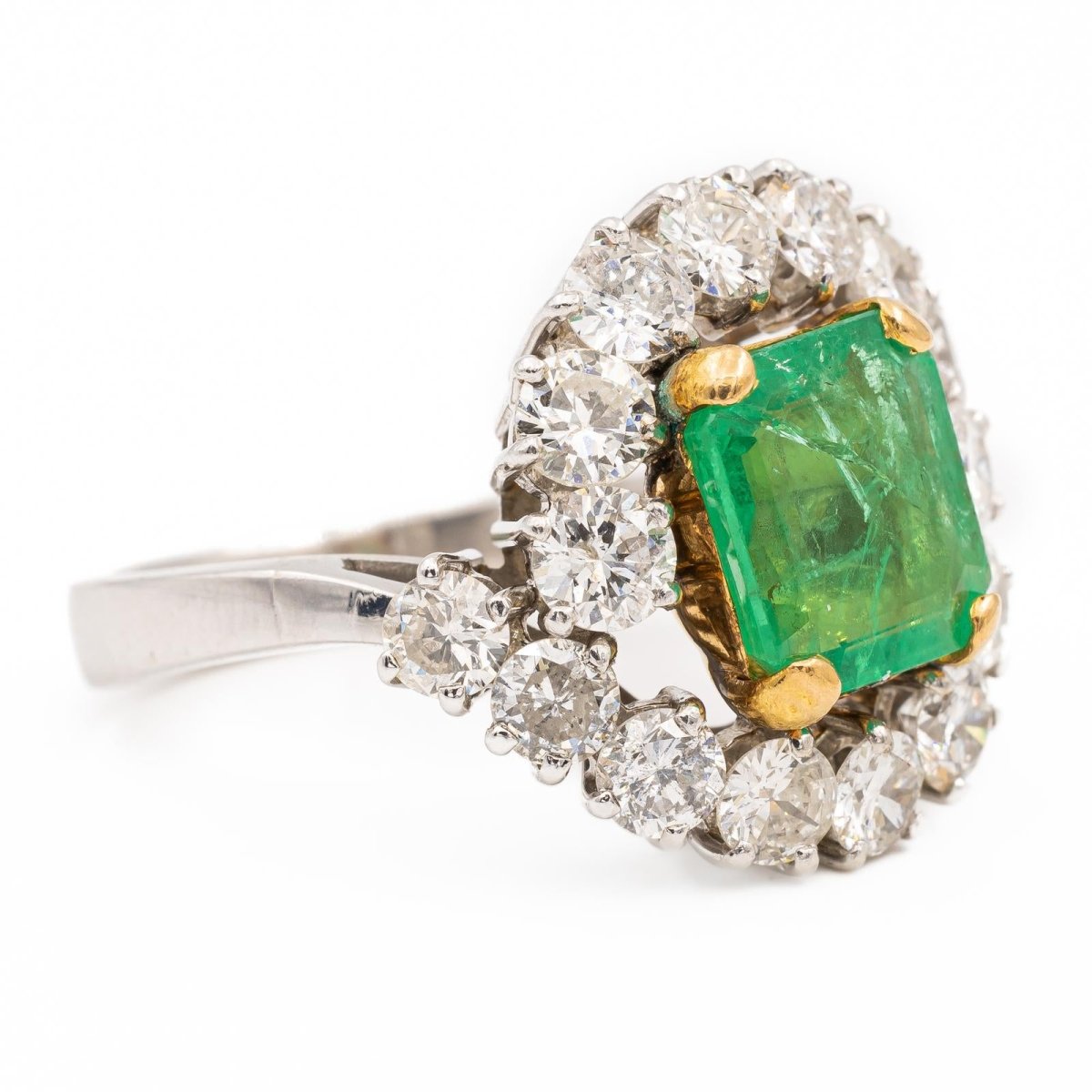 Bague Pompadour Or blanc Emeraude - Castafiore