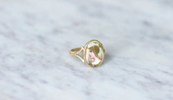 Bague portrait Athéna émail guilloché sur or - Castafiore