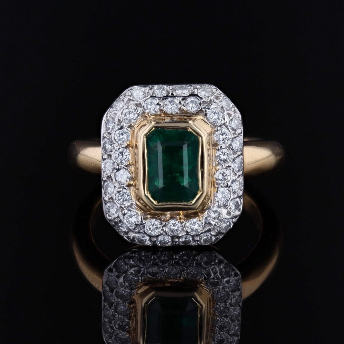Bague rectangulaire en or jaune et blanc avec émeraude et diamants - Castafiore