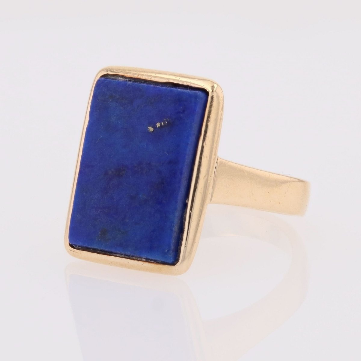 Ring antique rectangular lapis lazuli and gold