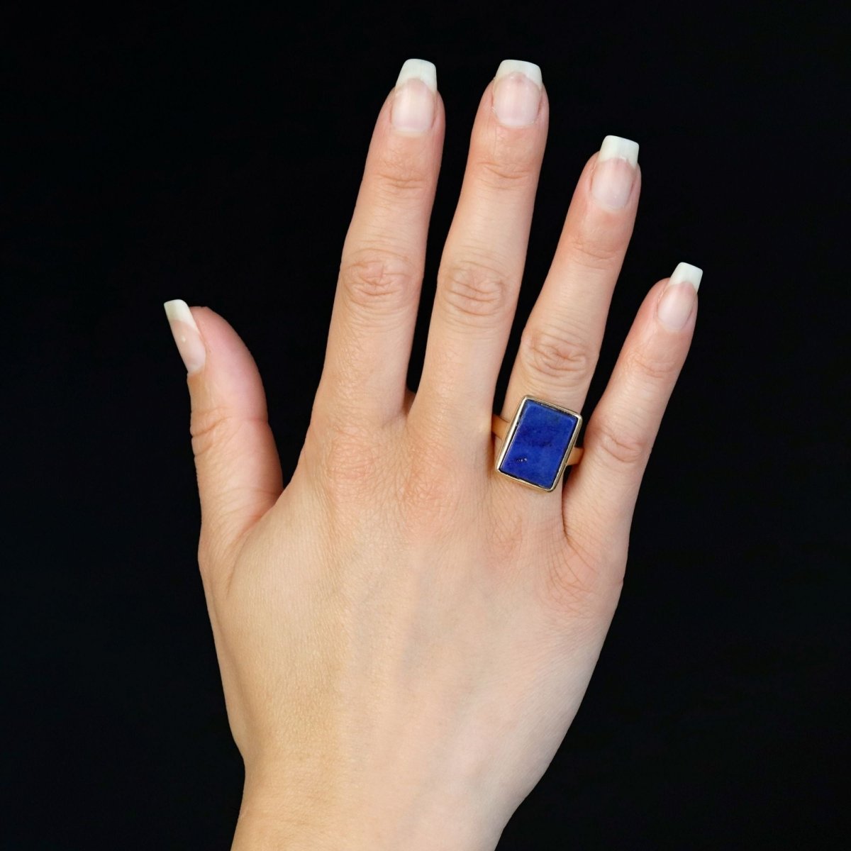 Ring antique rectangular lapis lazuli and gold