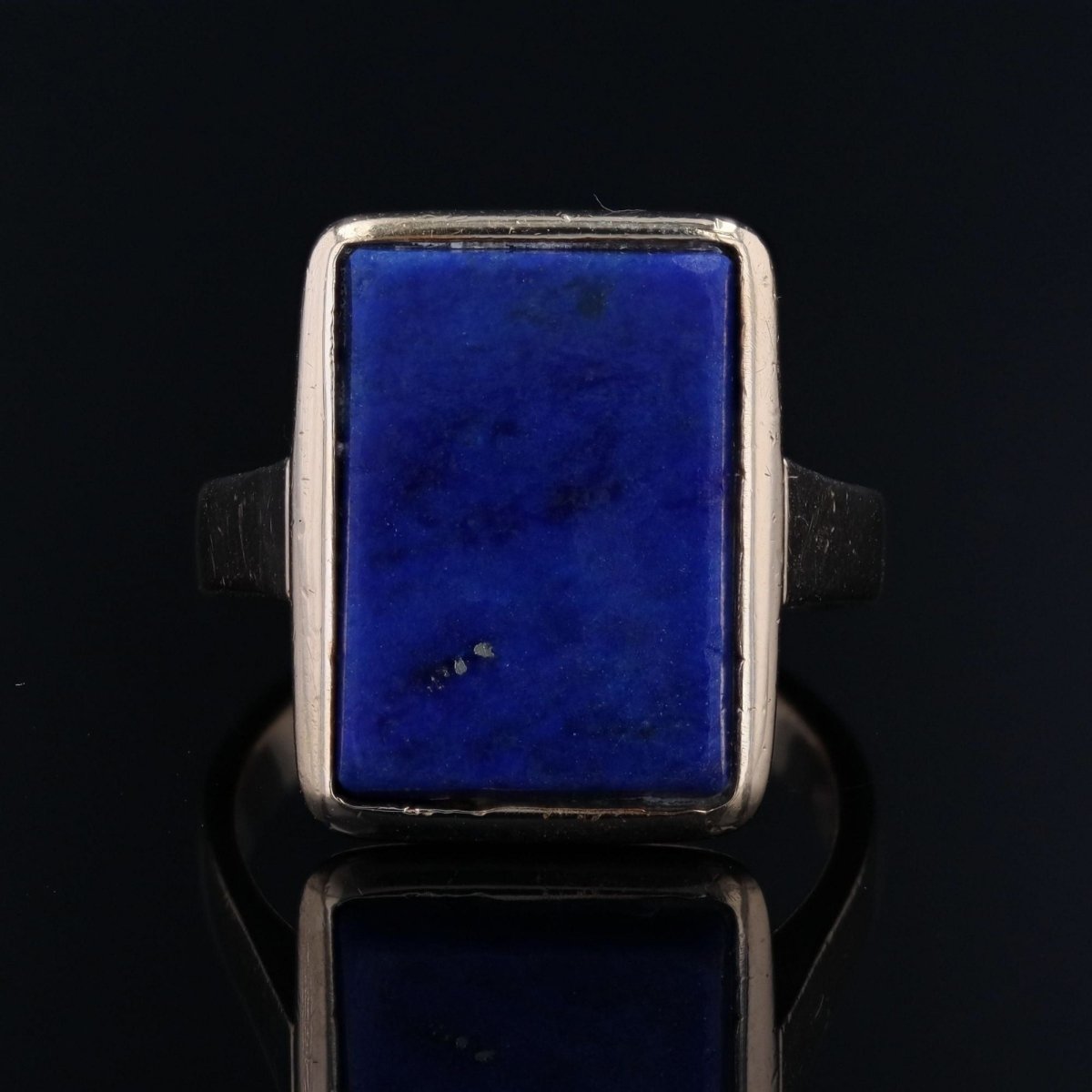 Ring antique rectangular lapis lazuli and gold