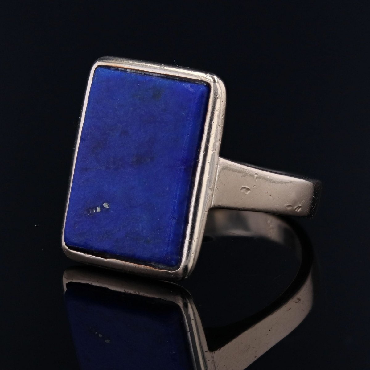 Ring antique rectangular lapis lazuli and gold