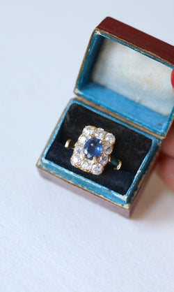 Bague Rectangulaire Saphir 1,10 Cts et Diamants - Castafiore