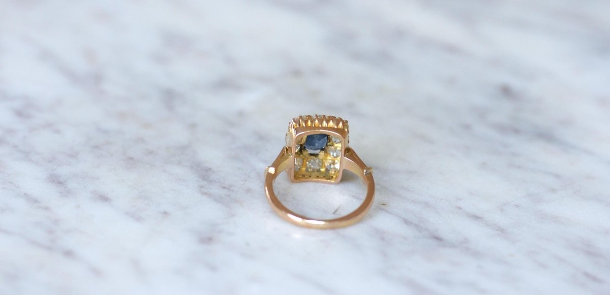 Bague Rectangulaire Saphir 1,10 Cts et Diamants - Castafiore