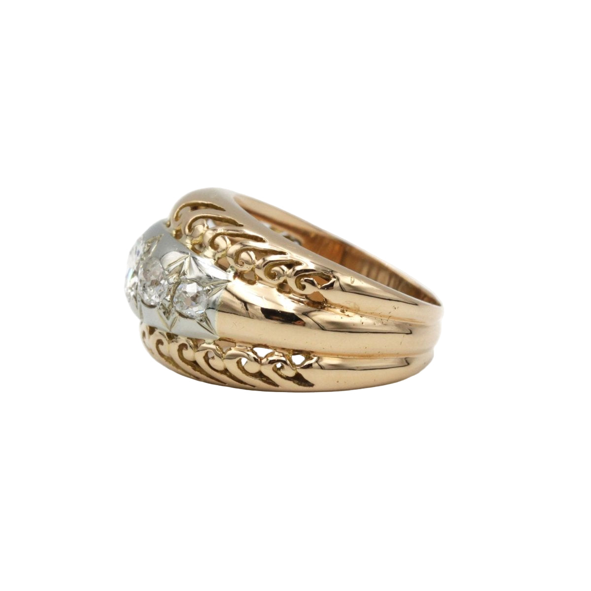 Bague RÉTRO bombée en or jaune et blanc et diamants - Castafiore