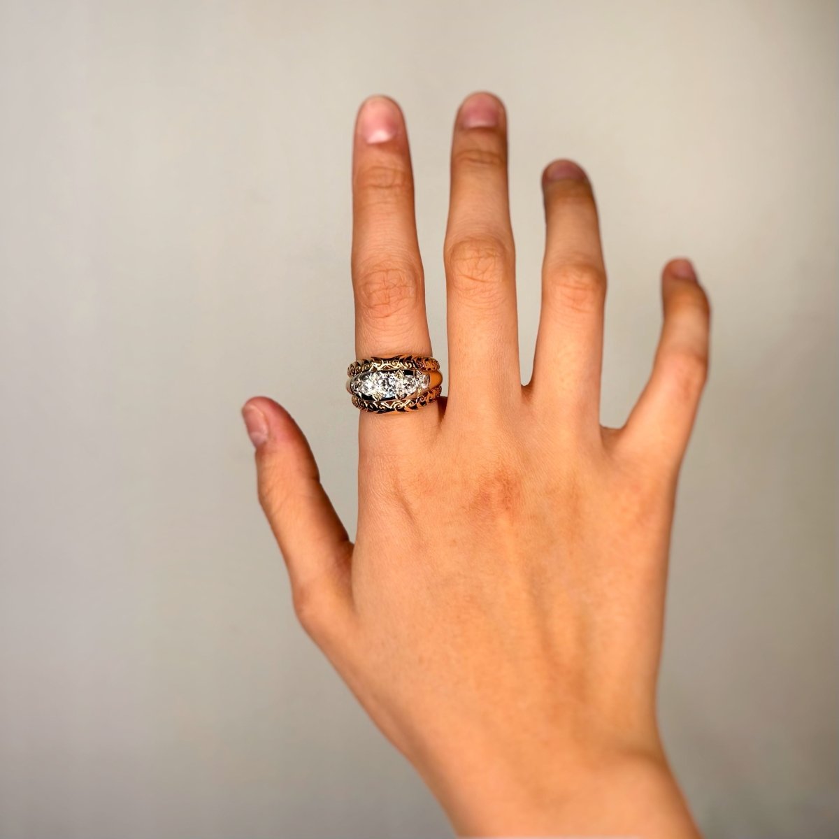 Bague Rétro - Or bi - colore & Diamants - Castafiore